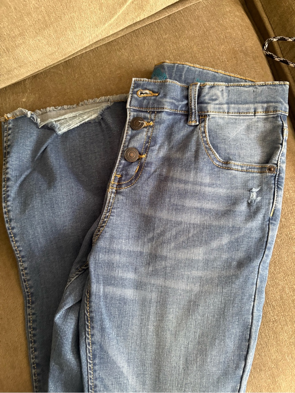 Girls' Light Blue Distressed Jeans